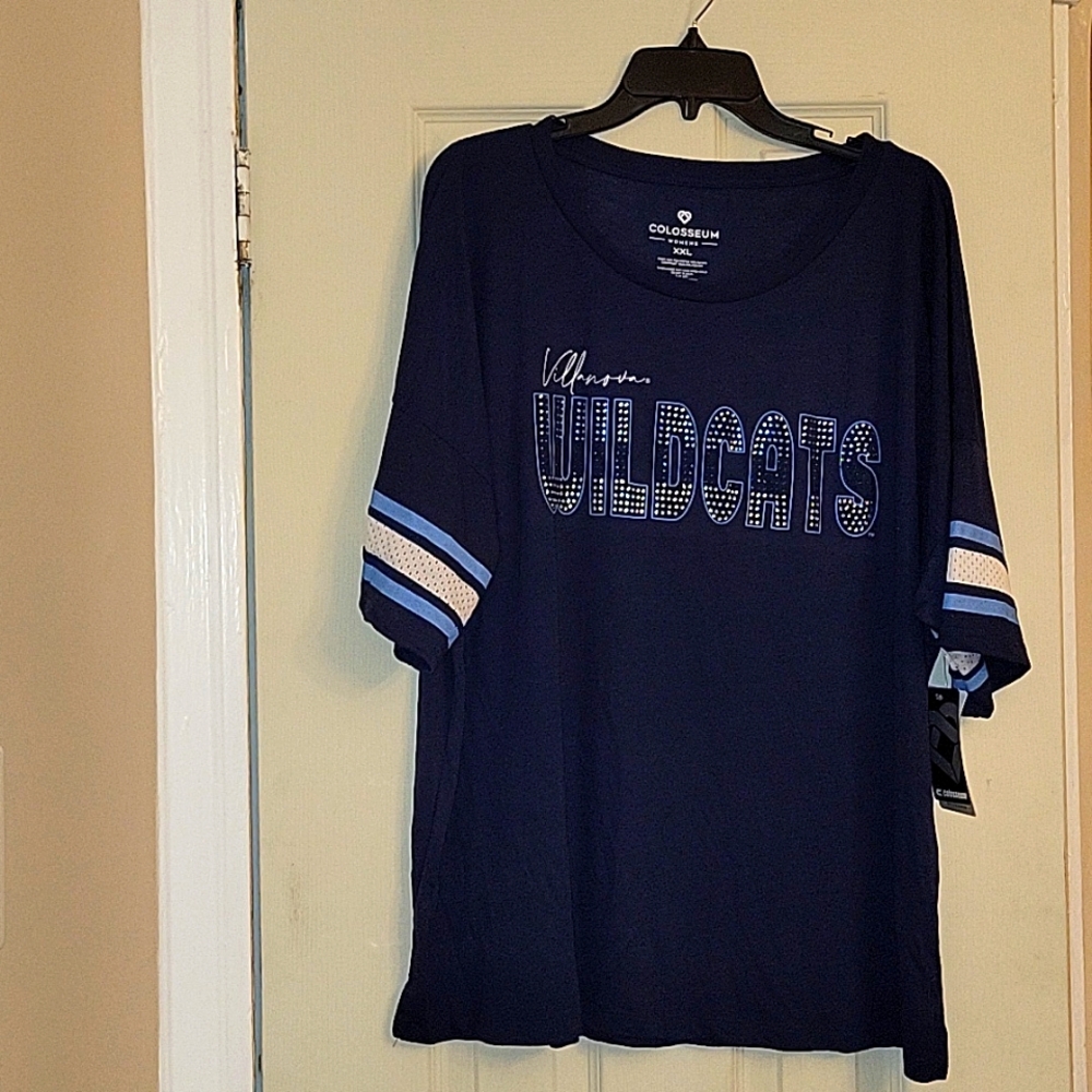 Women colosseum navy tshirt XXLwith stripes sleeves